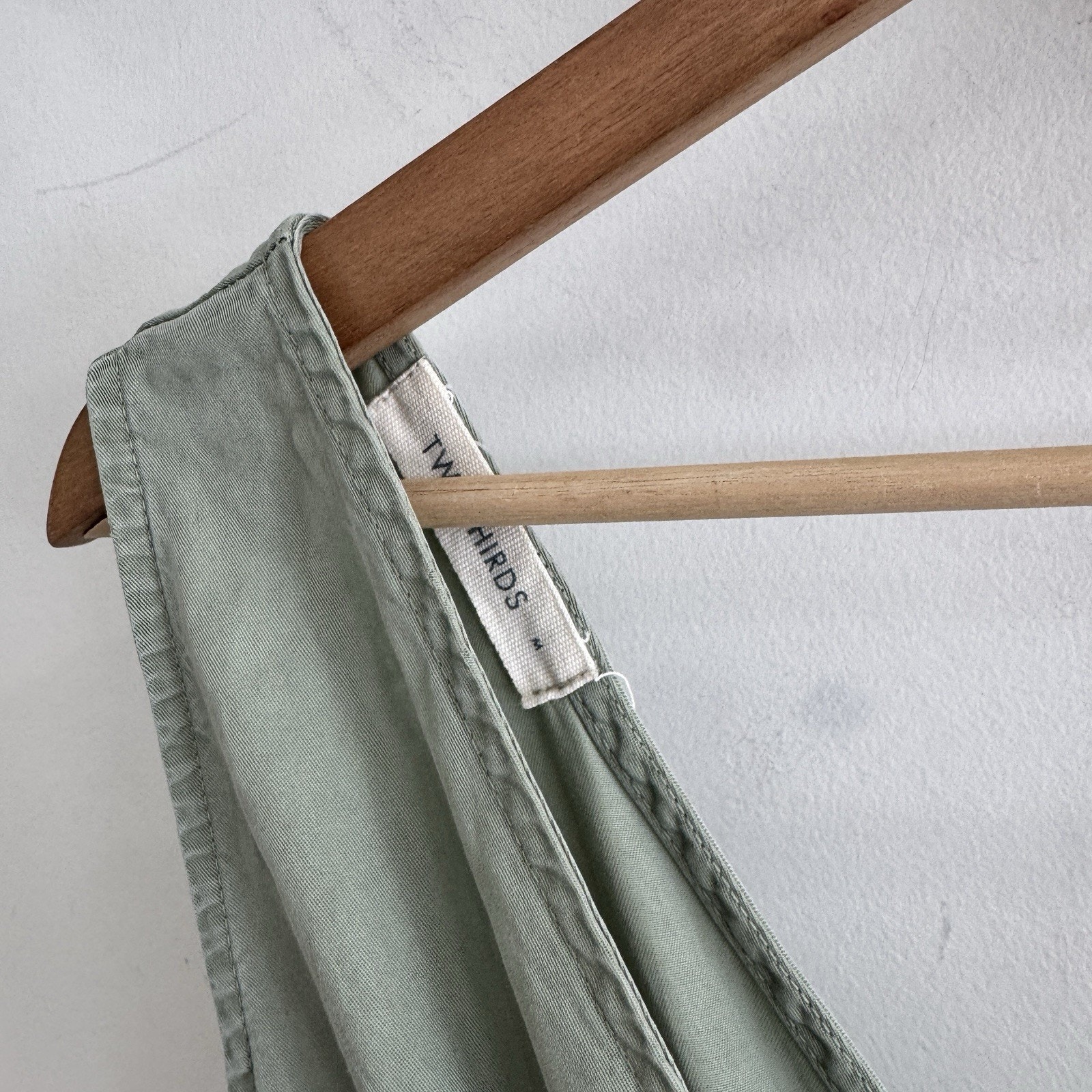 Twothirds Explore The Garden Green Sleeveless Jumpsuit Medium 13-4078 — image 4 of 5